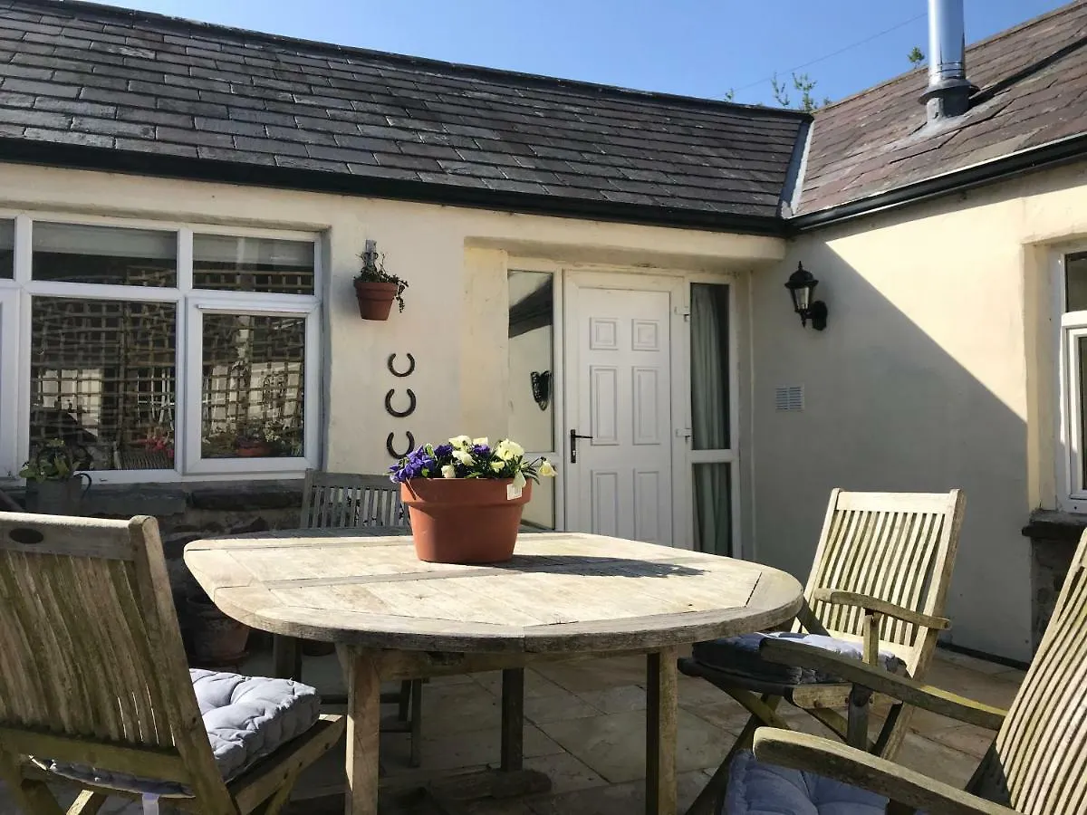 Tracey'S Farmhouse Cottage Belfast 0*,