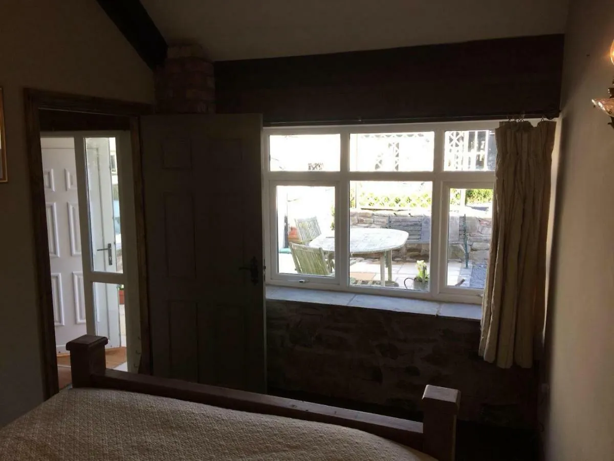 Tracey'S Farmhouse Cottage Belfast 0*,  United Kingdom
