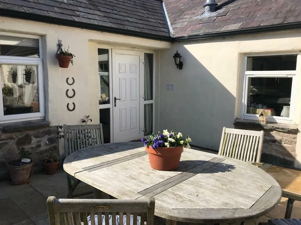 Tracey'S Farmhouse Cottage Belfast 0*,  Reino Unido